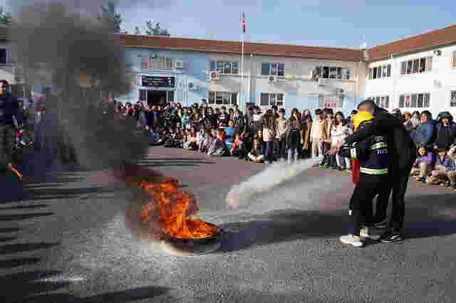 İtfaiyeden öğrencilere eğitim
