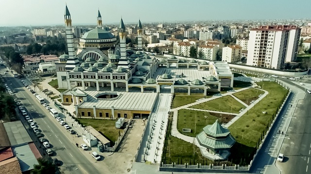 Merkez Cami’nde çevre düzenleme çalışmaları tamamlandı