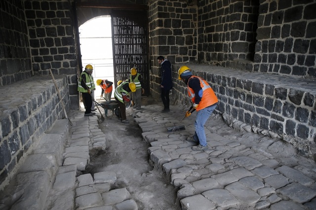 Yenikapı’da 1700 yıllık taş döşemeleri ortaya çıkarıldı
