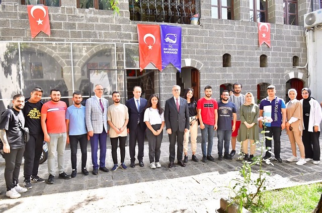 Vali Su, Sur İlçesinde İncelemelerde Bulundu