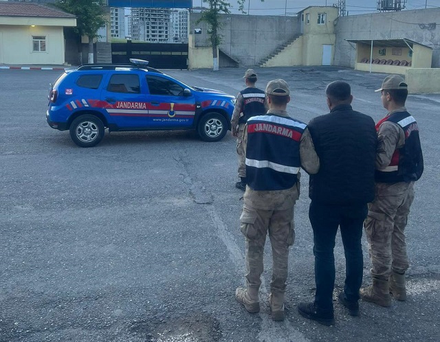 Hakkında 10 yıl kesinleşmiş hapis cezası olan şüpheli Jandarma tarafından yakalandı