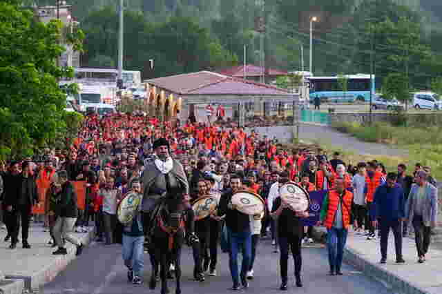 Diyarbakır’da “Fetih Yürüyüşü” gerçekleştirildi