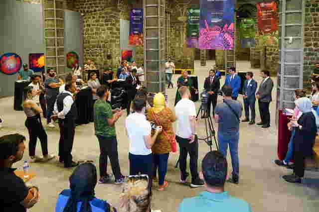 Diyarbakır’da iki sergi sanatseverlerle buluştu