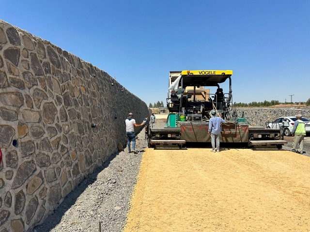 Kent merkezi ve kırsalda asfalt çalışmaları devam ediyor