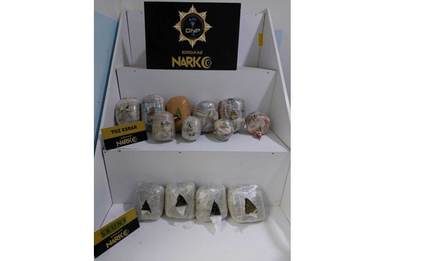 Kovalamaca sonucu yakalanan araçta uyuşturucu çıktı: 1 tutuklama