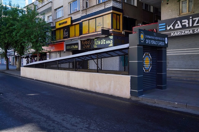 Ofis Yer Altı Çarşısının girişleri yenilendi