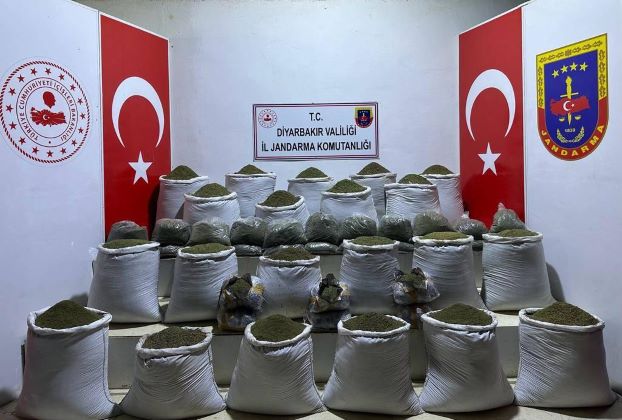 Diyarbakır’da 1 ton 23 kilogram esrar ele geçirildi