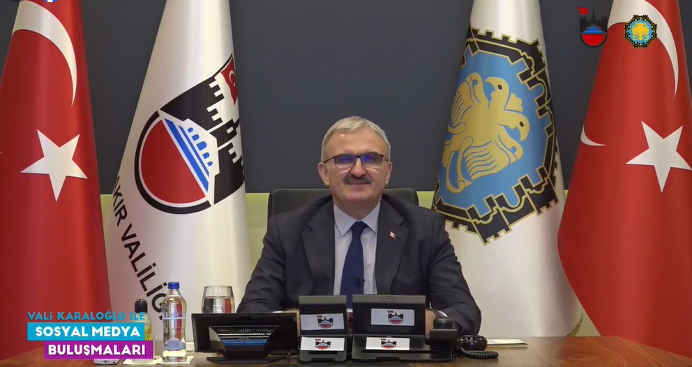 Diyarbakır Valisi Karaloğlu Eğillerle sosyal medyada buluştu