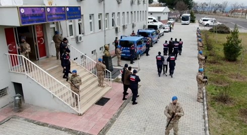 Diyarbakır merkezli 2 ilde terör operasyonu: 3 tutuklama