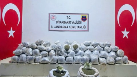 Diyarbakır’da yapılan operasyonda 154 kilogram esrar ele geçirildi