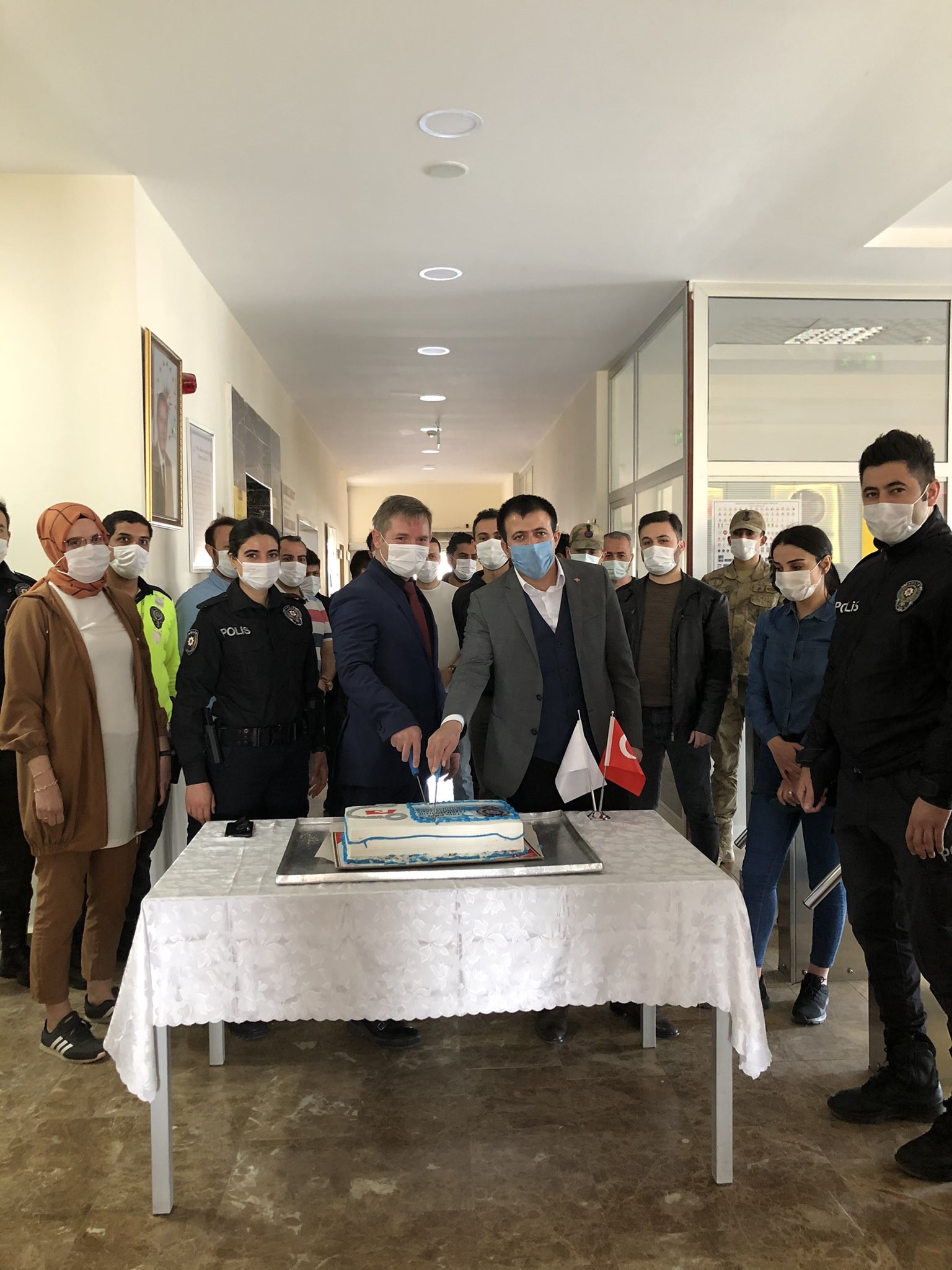 DİCLE KAYMAKAMI KADİR YURDAGÜL POLİS HAFTASINI KUTLADI