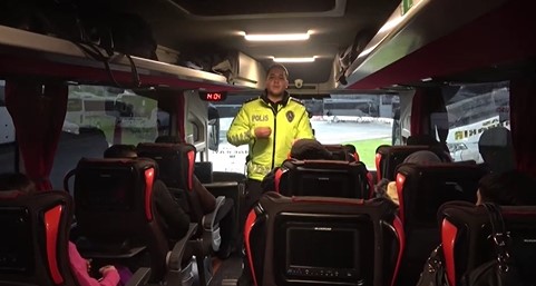 Diyarbakır polisinden otobüs firmaları ve sürücülere trafik güvenliği eğitimi