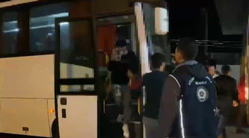 Diyarbakır’da Göçmen Kaçakçılarına Operasyon: 17 Kişi Tutuklandı!