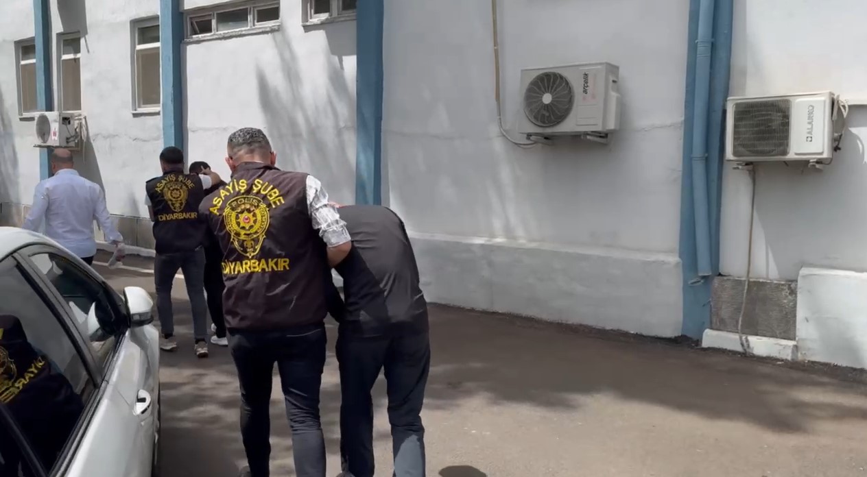 Diyarbakır’da İtalyan turistin telefonunu çalan hırsızlara rötar operasyonu: 5 gözaltı