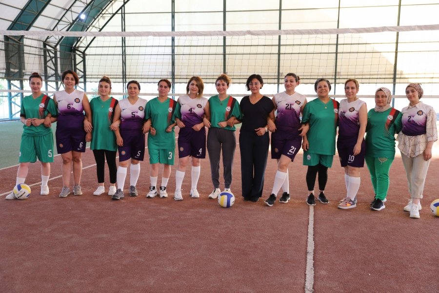 Büyükşehir ve merkez ilçe belediyeleri spor turnuvası düzenledi