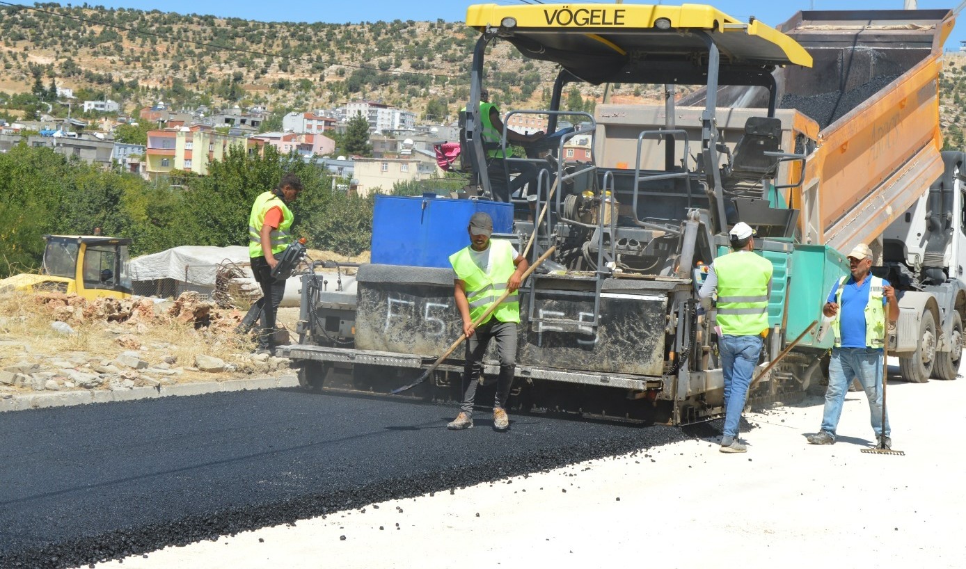 Dicle ilçesinde bin 750 metrelik yol asfaltlandı