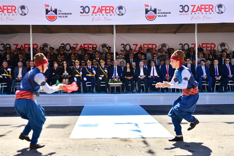 Diyarbakır’da 30 Ağustos Zafer Bayramı’nın 102. Yıl Dönümü Coşkuyla Kutlandı