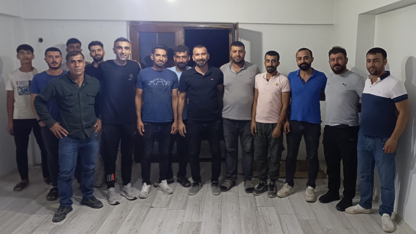 Dicle’de sevilen polis memuru Murat Taşdemir’in tayini çıkması sevenlerini üzdü