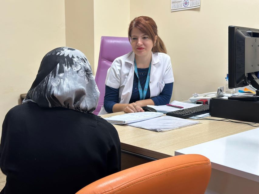 Gazi Yaşargil Eğitim ve Araştırma Hastanesinde Sağlıklı Yaş Alma Merkezi Hizmet Vermeye Devam Ediyor.