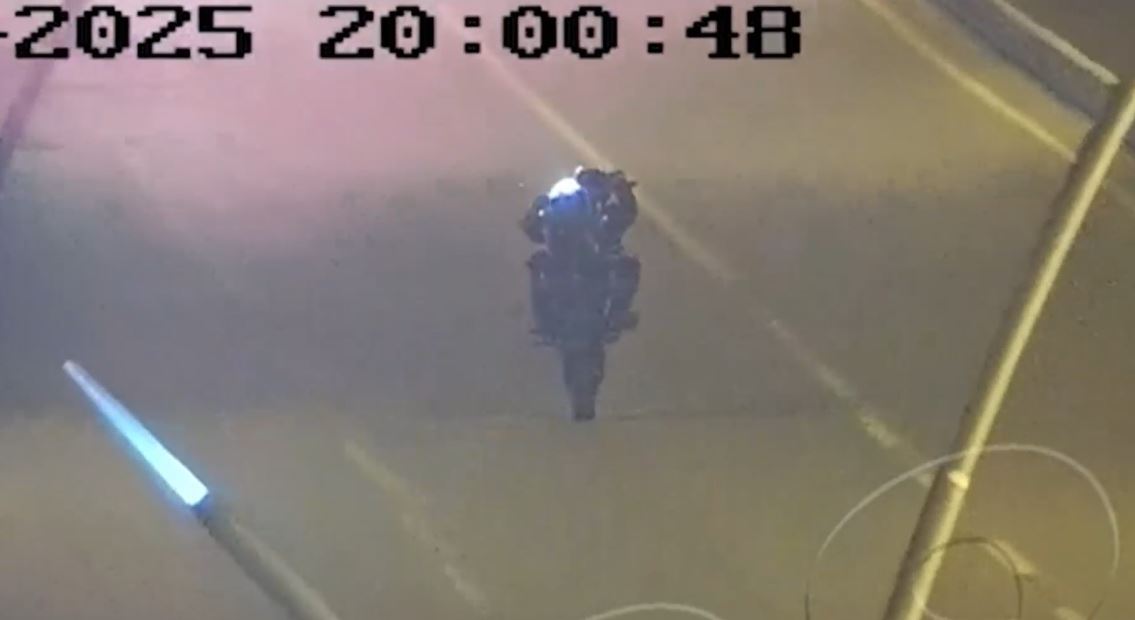 Motorsiklet ile akrobasi hareketleri yapan şahsın sürücü belgesi iptal edildi