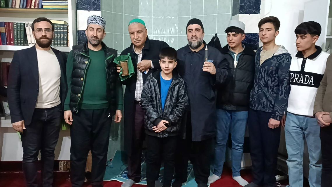 Dicle’de Hırka-i Şerif ve Sakal-ı Şerif salavatlarla ziyarete açıldı