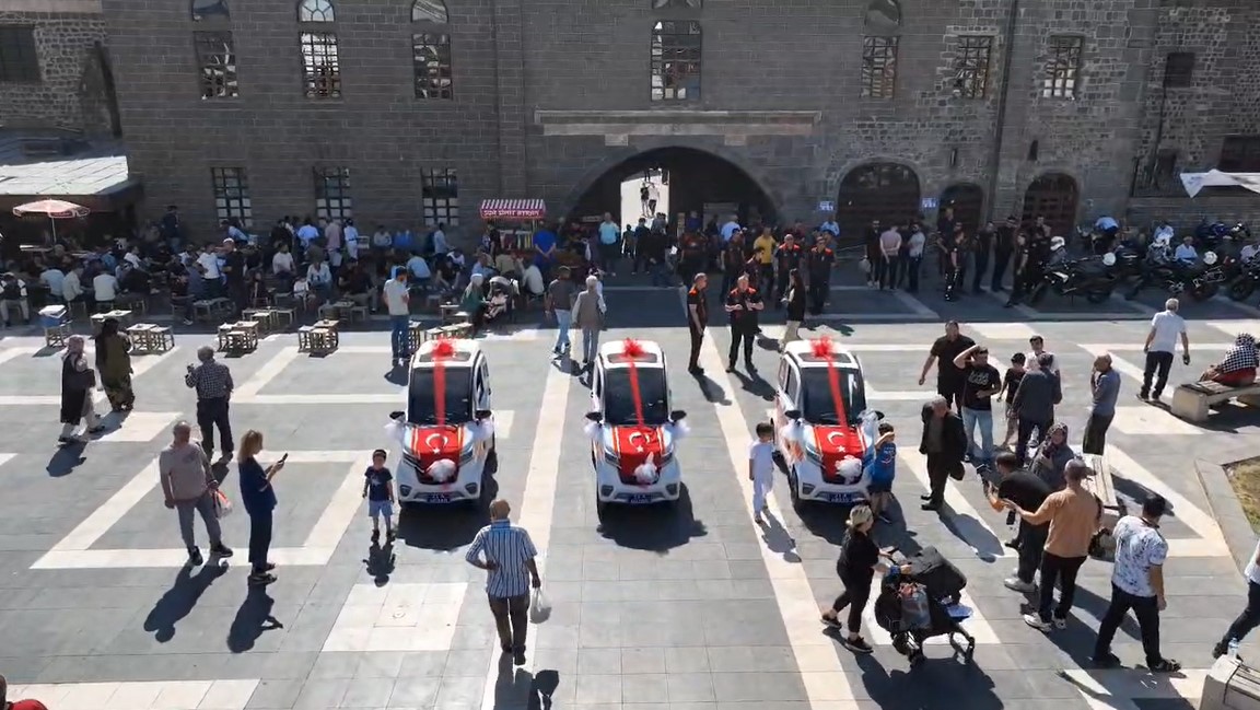 Diyarbakır’da turizm polisi elektrikli araçla devriye görevine başladı