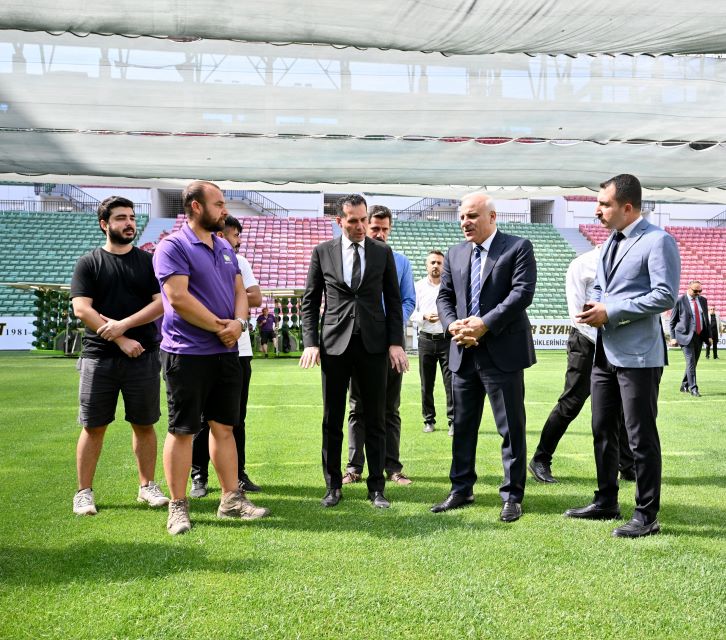 DİYARBAKIR STADYUMU’NDA ZEMİN YENİLEME ÇALIŞMALARI TAMAMLANIYOR