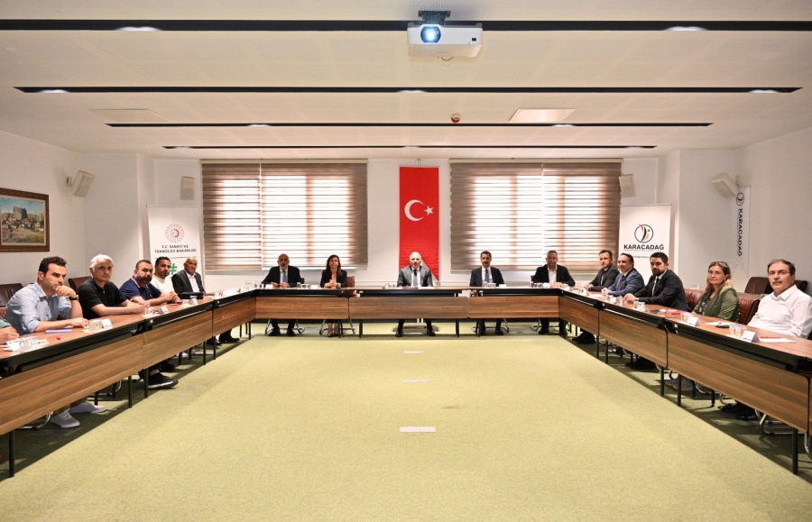 Eşbaşkan Bucak, İl Tanıtım ve Geliştirme Komisyonu toplantısına katıldı