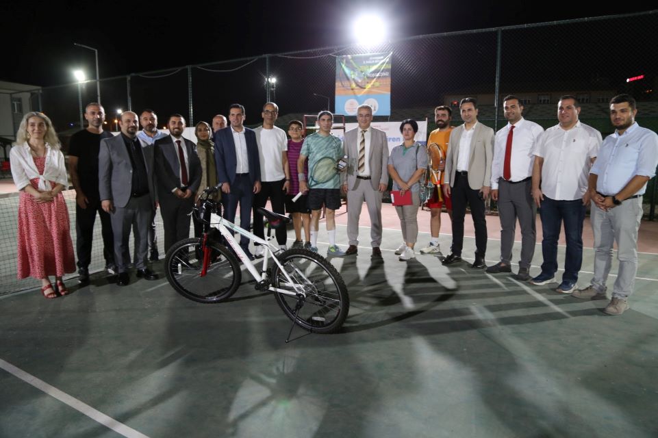 Diyarbakır İl Sağlık Müdürlüğü Tenis Turnuvası Finali Gerçekleşti