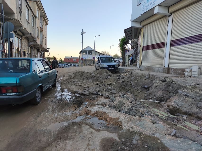 Dicle’de doğalgaz çalışmaları sonrası bozulan yoların onarım faaliyetlerinin hızlandırılması isteniyor