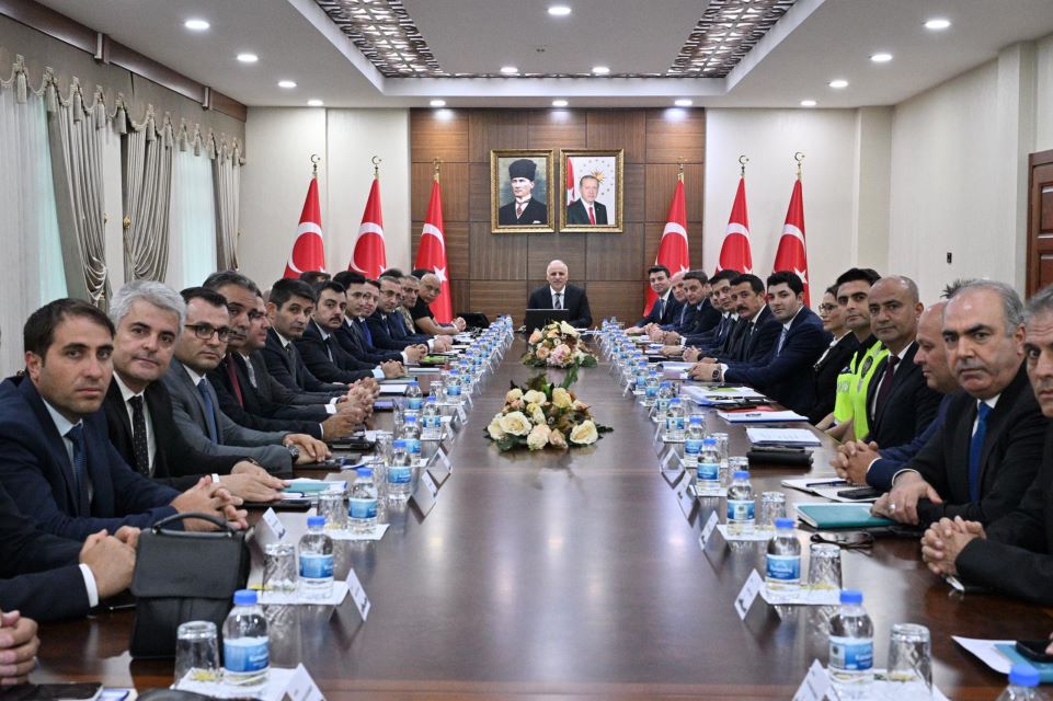 VALİ ZORLUOĞLU: EĞİTİM, EN ÖNCELİKLİ MESELEMİZ