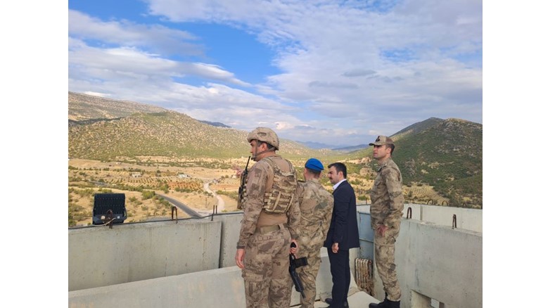 Dicle Kaymakamı Mustafa Atış askeri üs bölgesini ziyaret etti