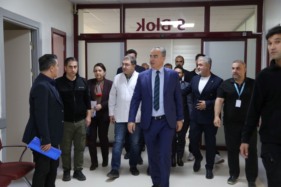 Diyarbakır Gazi Yaşargil Eğitim ve Araştırma Hastanesinde 24 Poliklinik Odası Hizmete Açıldı