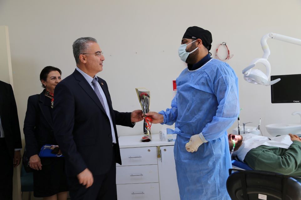 TOPLUM AĞIZ VE DİŞ SAĞLIĞI HAFTASI’NDA İL SAĞLIK MÜDÜRÜ ASİLTÜRK’TEN ANLAMLI ZİYARET