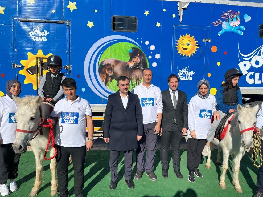 Dicle’de çocuklar pony atlarla buluştu