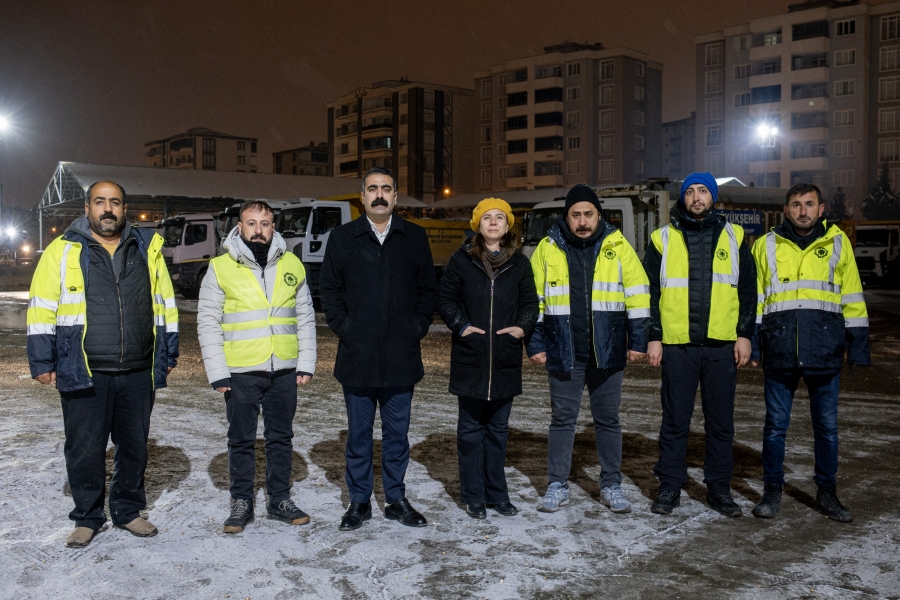 Eşbaşkanlar karla mücadele çalışmalarını sahada koordine ediyor
