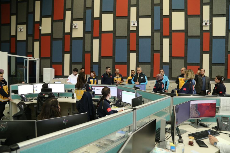 İl Sağlık Müdürü Asiltürk 112 Çağrı Merkezinde Göreve Katıldı