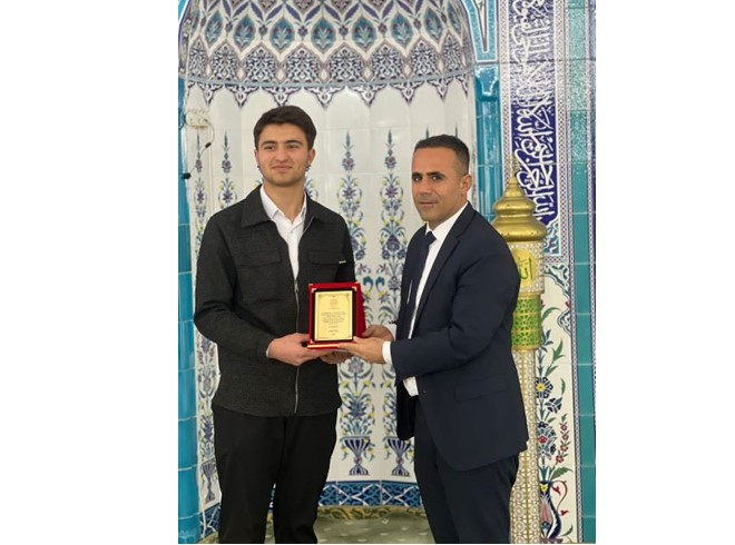Dicleli lise öğrencisi hutbe okuma yarışmasında il ikincisi oldu