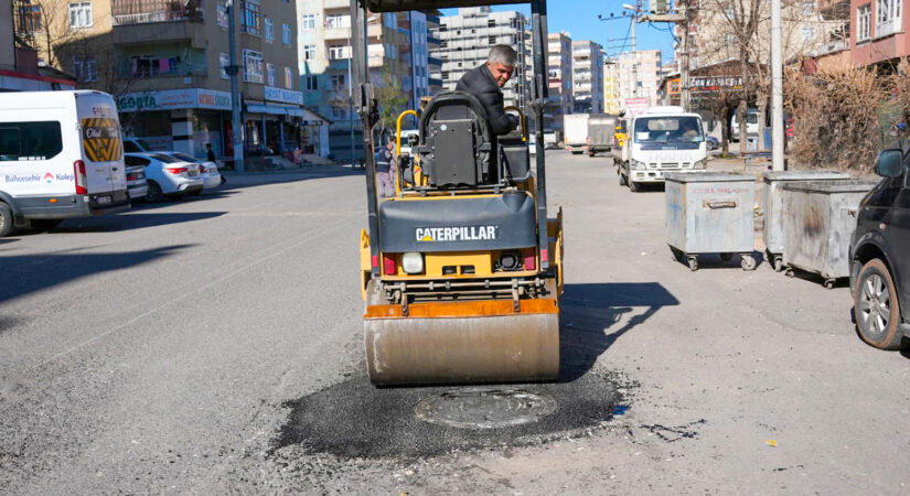 DİSKİ baca kapaklarında kapsamlı bakım çalışması yapıyor