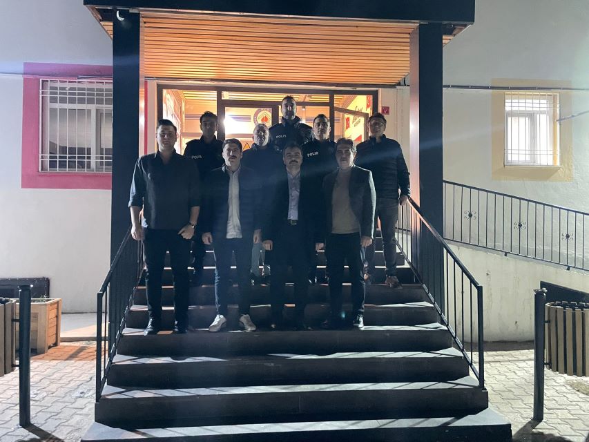 Dicle Kaymakamı Mustafa Atış, polisle iftarda bir araya geldi