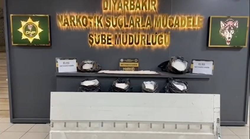 Diyarbakır’da durdurulan tırda 81 kilogram metamfetamin maddesi ele geçirildi
