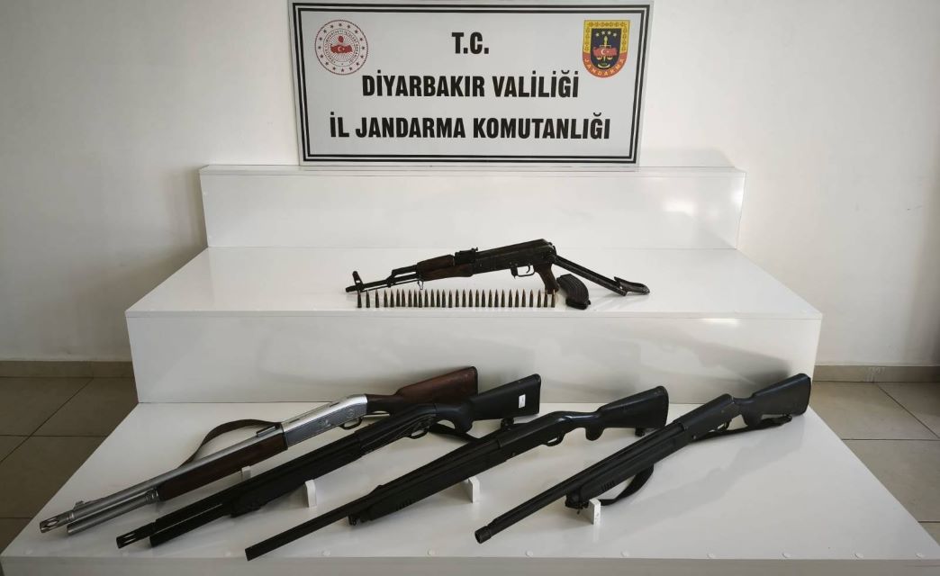 Diyarbakır’da silah kaçakçılığı operasyonu