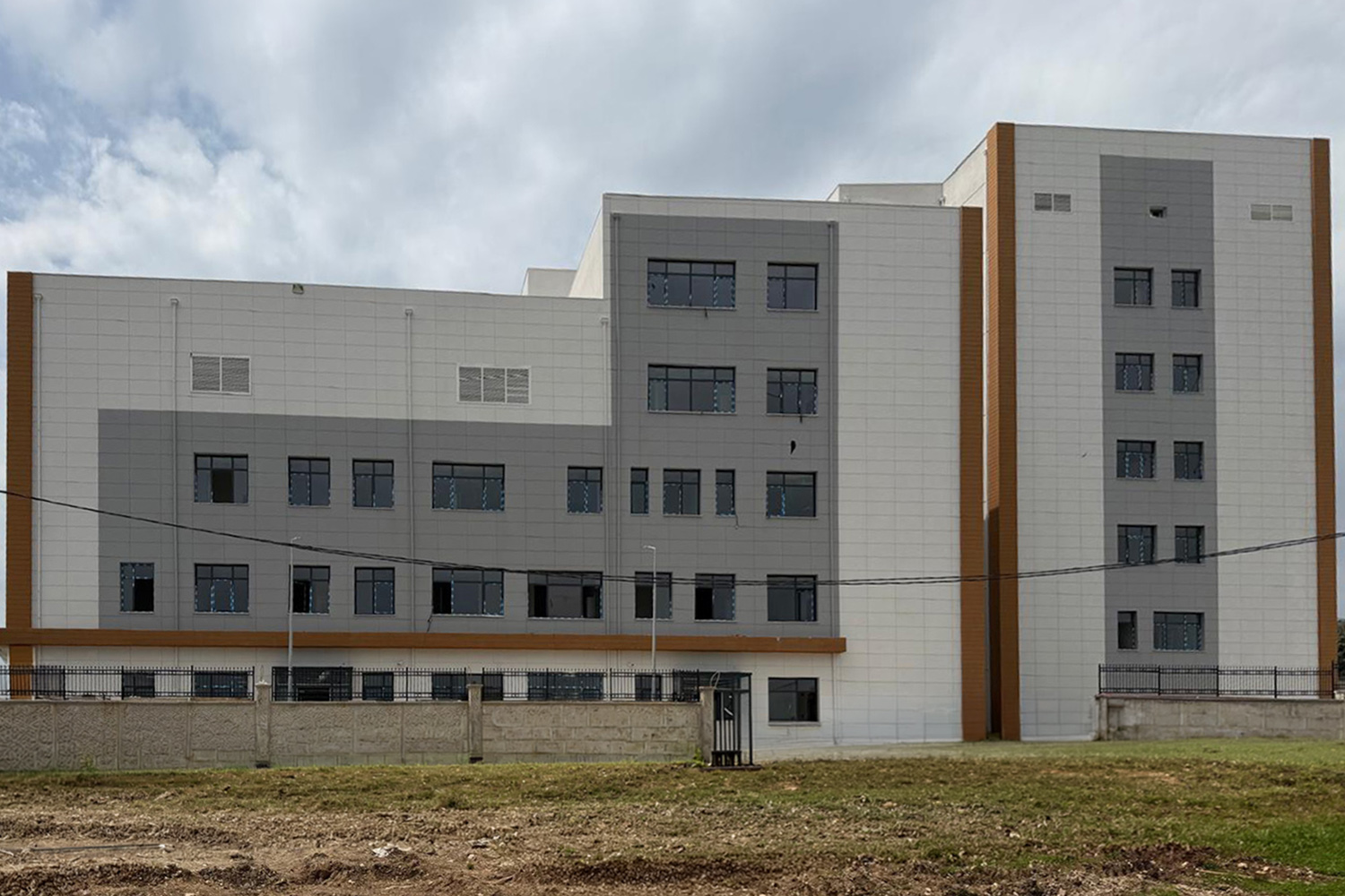 Dicle Devlet Hastanesi için yağmur suyu hattı kuruluyor