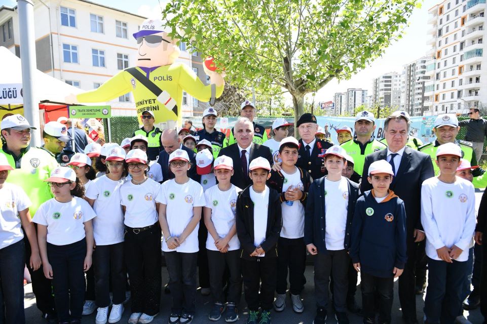 DİYARBAKIR’DA TRAFİK HAFTASI ETKİNLİKLERİ GERÇEKLEŞTİRİLDİ