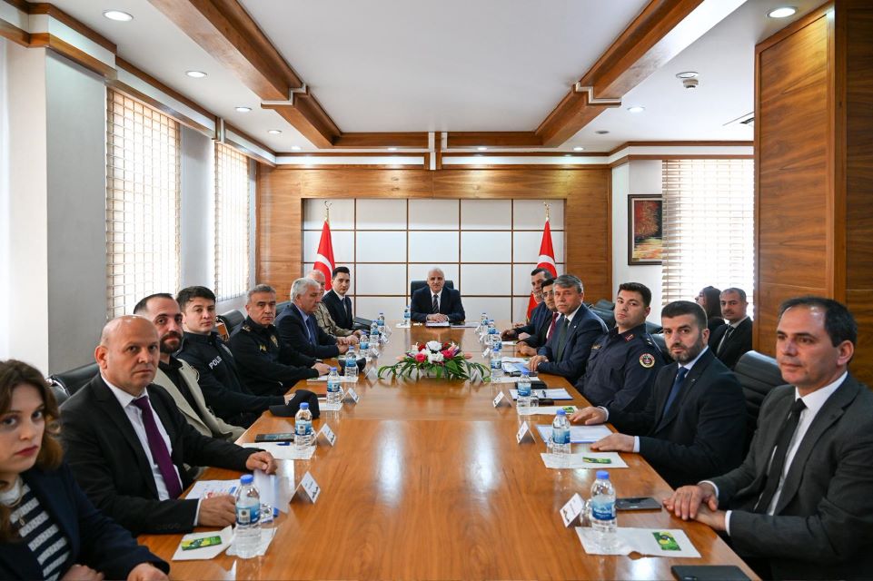 VALİ ZORLUOĞLU ÇERMİK’TE TEMASLARDA BULUNDU