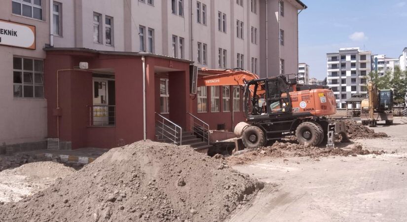 DİSKİ 3 okulun kanalizasyon sorununu çözdü, Yeşildallı’da çalışma başlatıldı