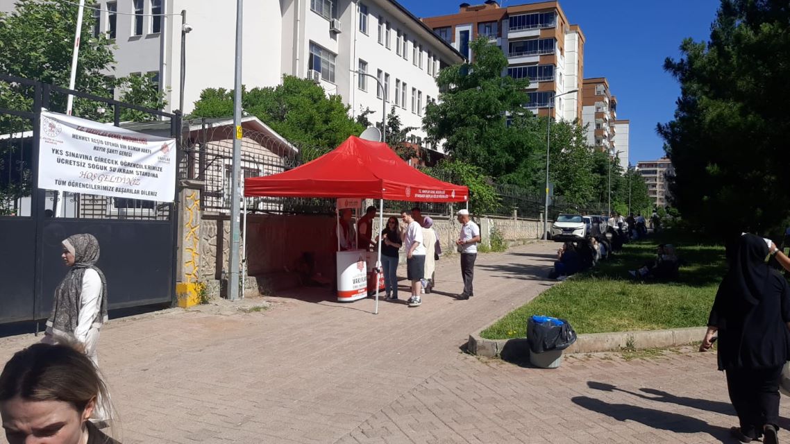 Diyarbakır Vakıflar Bölge Müdürlüğü’nden YKS Adaylarına Anlamlı Destek