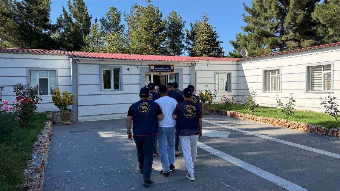 Diyarbakır’da aranan 152 kişi yakalandı