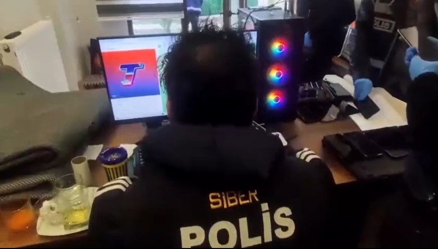 DİYARBAKIR MERKEZLİ 8 İLDE SİBER ZORBALIK VE ŞANTAJ ŞEBEKESİNE YÖNELİK OPERASYON