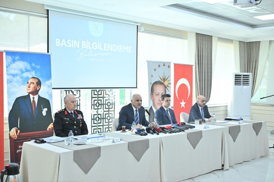 DİYARBAKIR’DA ASAYİŞ VE GÜVENLİK DEĞERLENDİRME TOPLANTISI GERÇEKLEŞTİRİLDİ